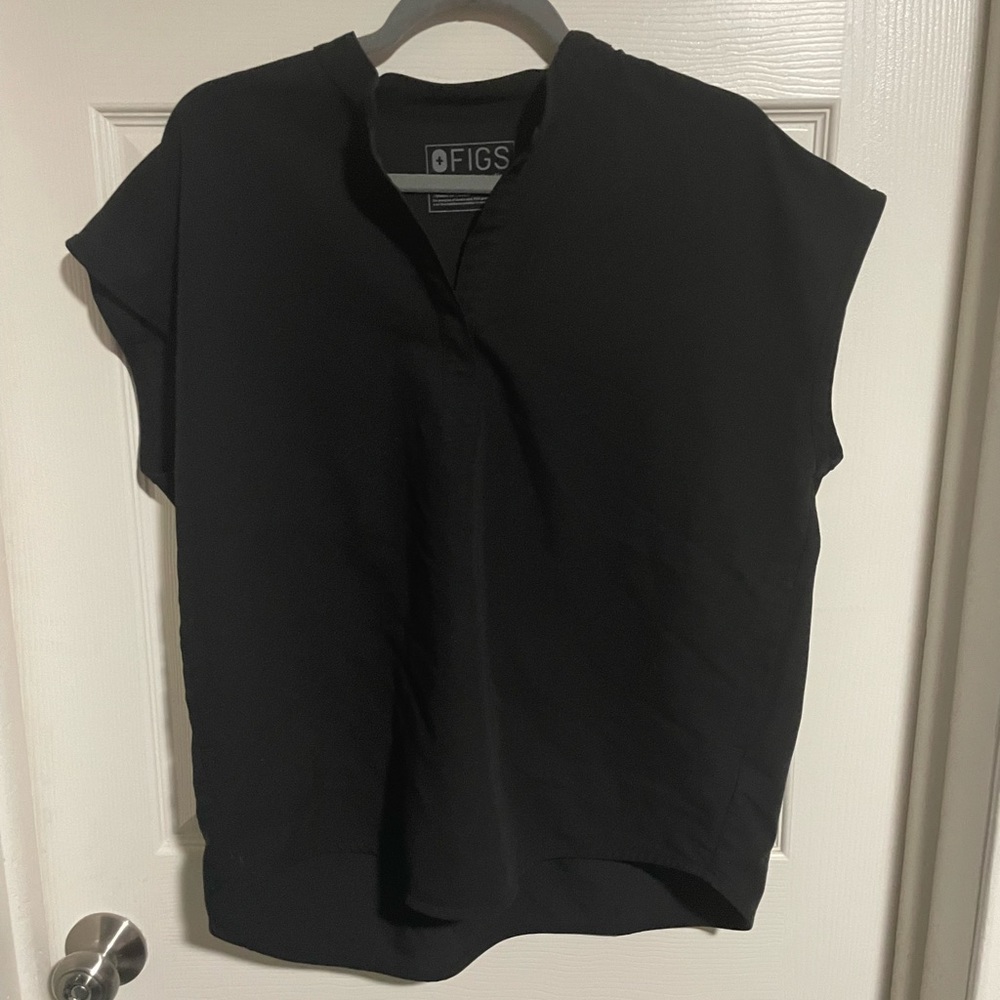 Figs scrub top